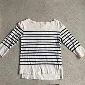 Forever 21 White and Black Stripped Sweater with 3/4 Length Sleeves. Size Small